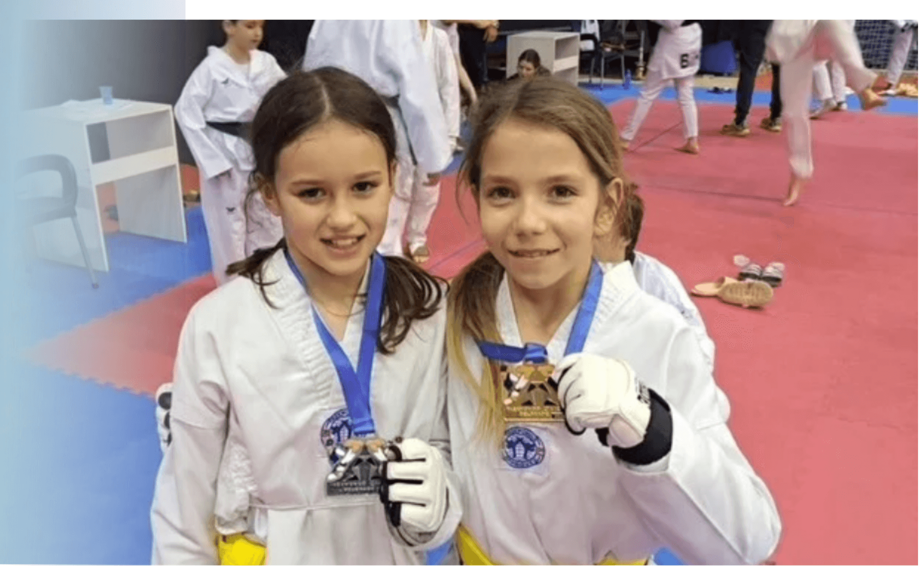 Powering Good Energy - mlade sportistkinje sa medaljama